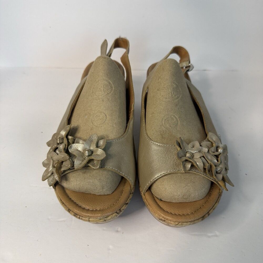 B.O.C. / Bjorndal Daphne Women's Size 11 Gold Floral Leather Wedge Cork Sandals